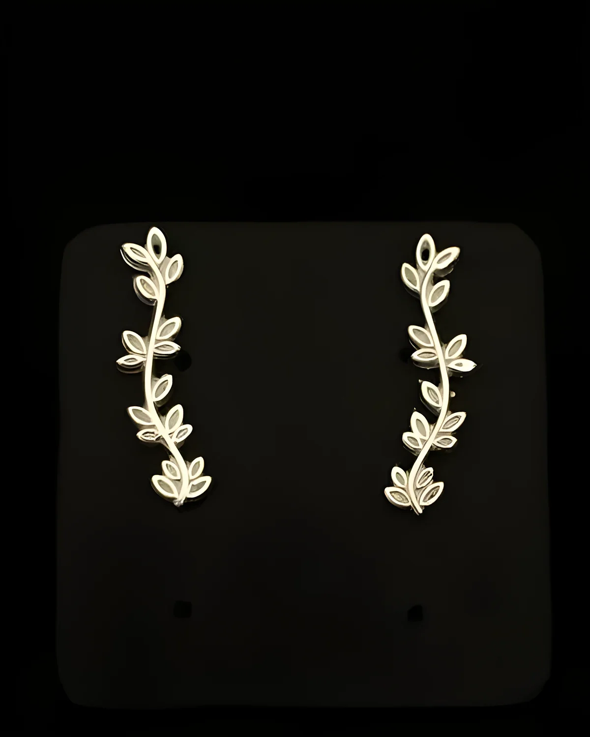 Brinco earcuff folhas vazadas prata