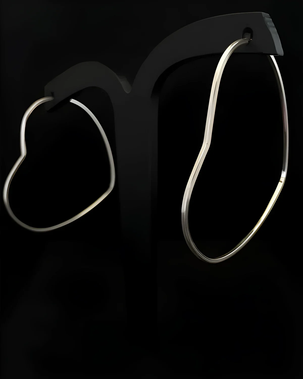 Brinco argola coração prata