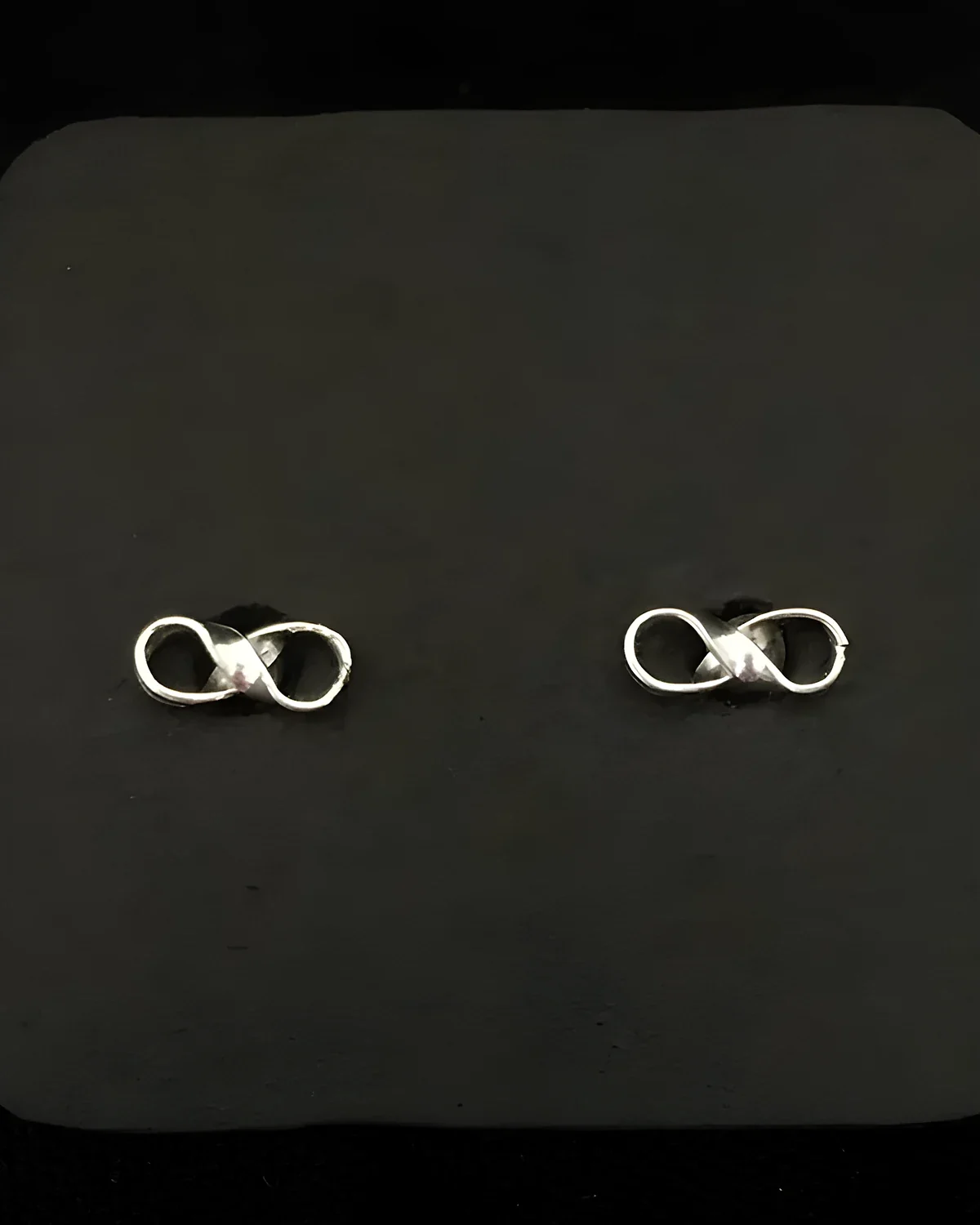 Brinco infinito mini prata