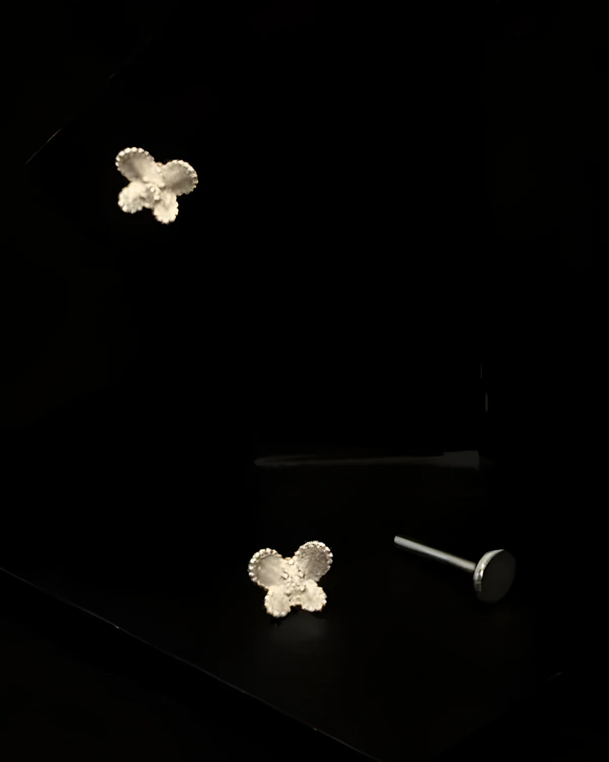 Piercing borboleta fosca prata