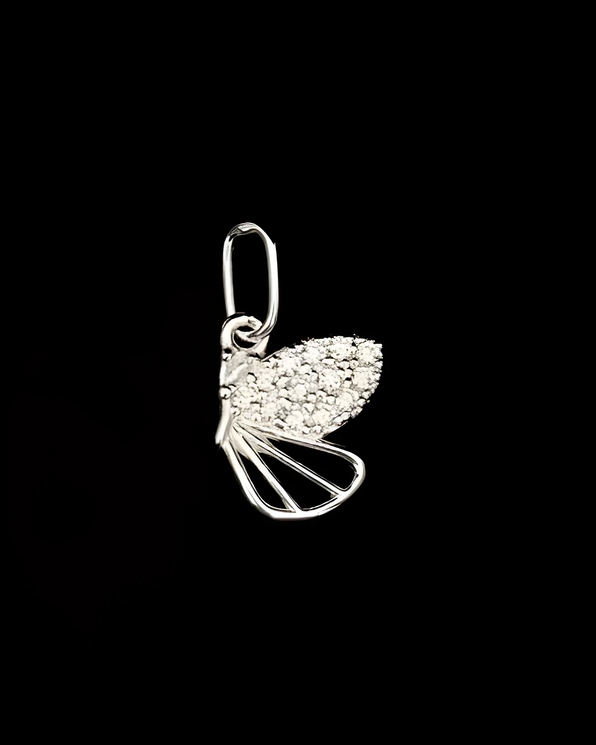 Pingente asa de borboleta cravejado