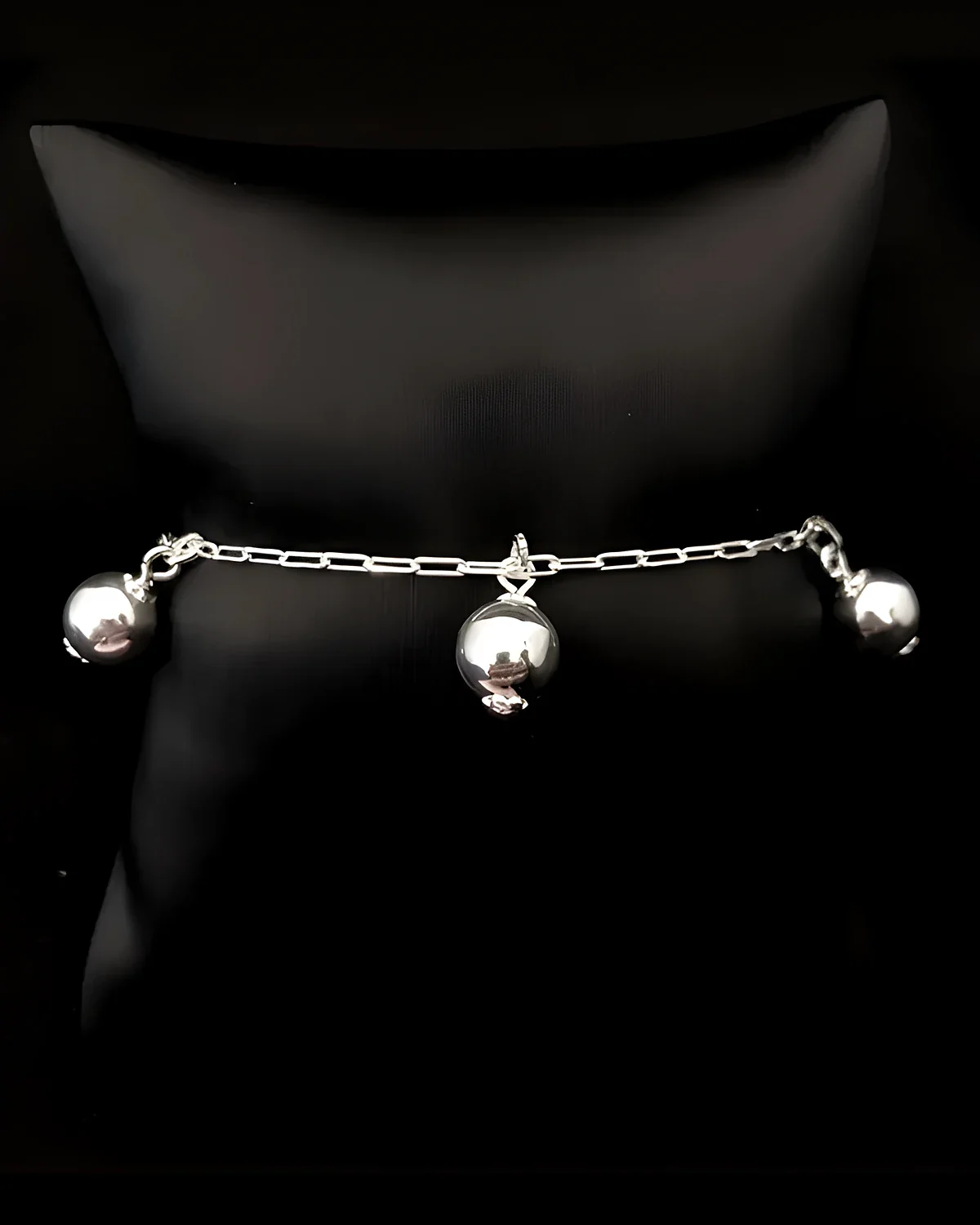 Pulseira bolas 8 mm penduradas