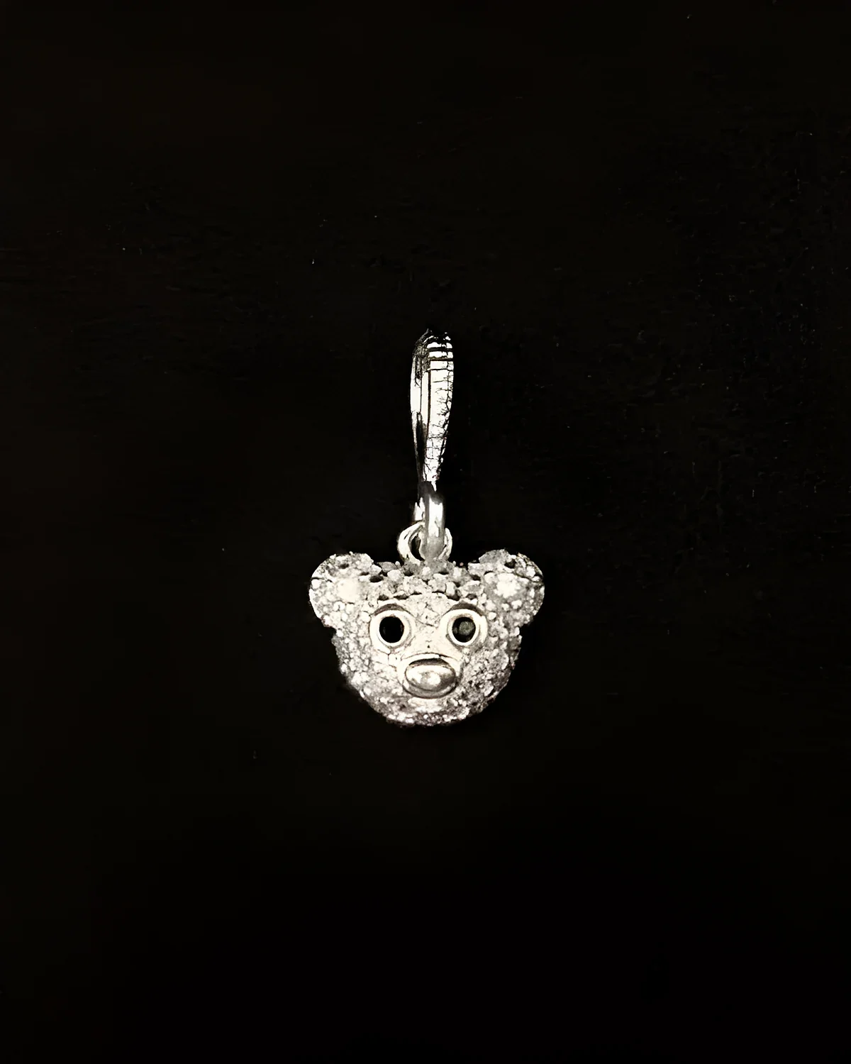 Pingente rosto urso cravejado