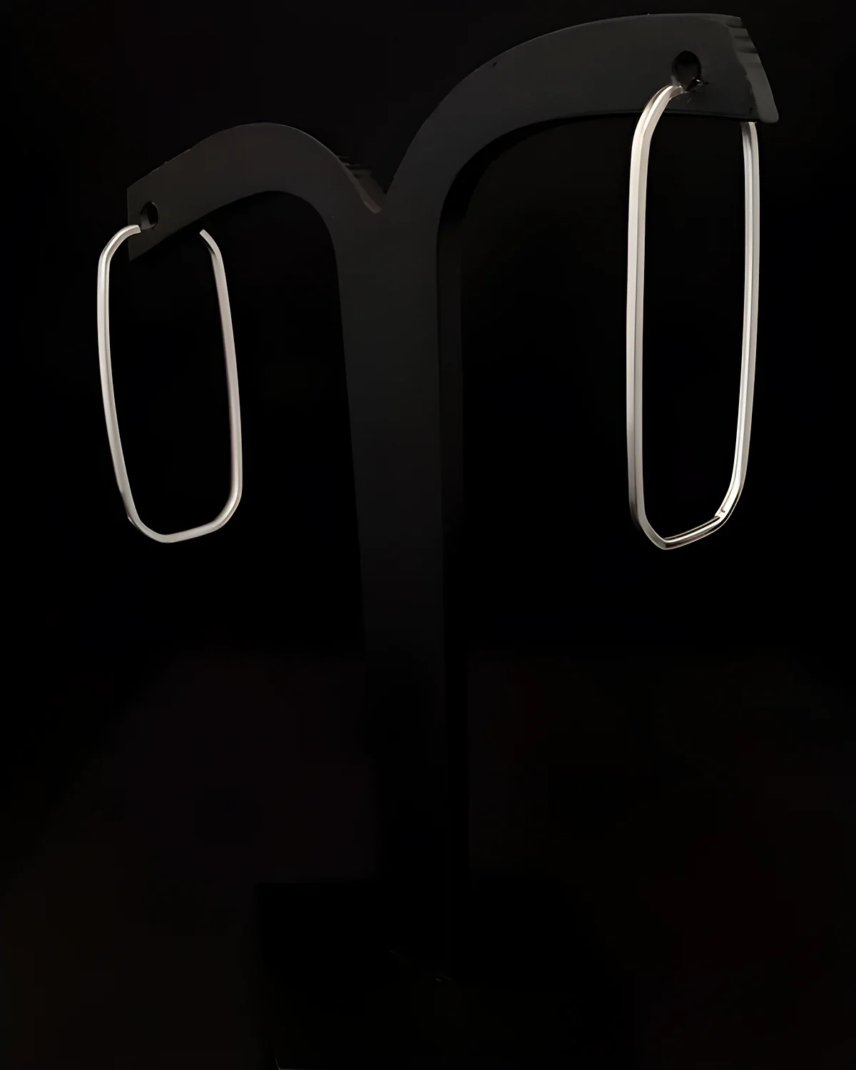 Brinco argola retangular 4,5 cm