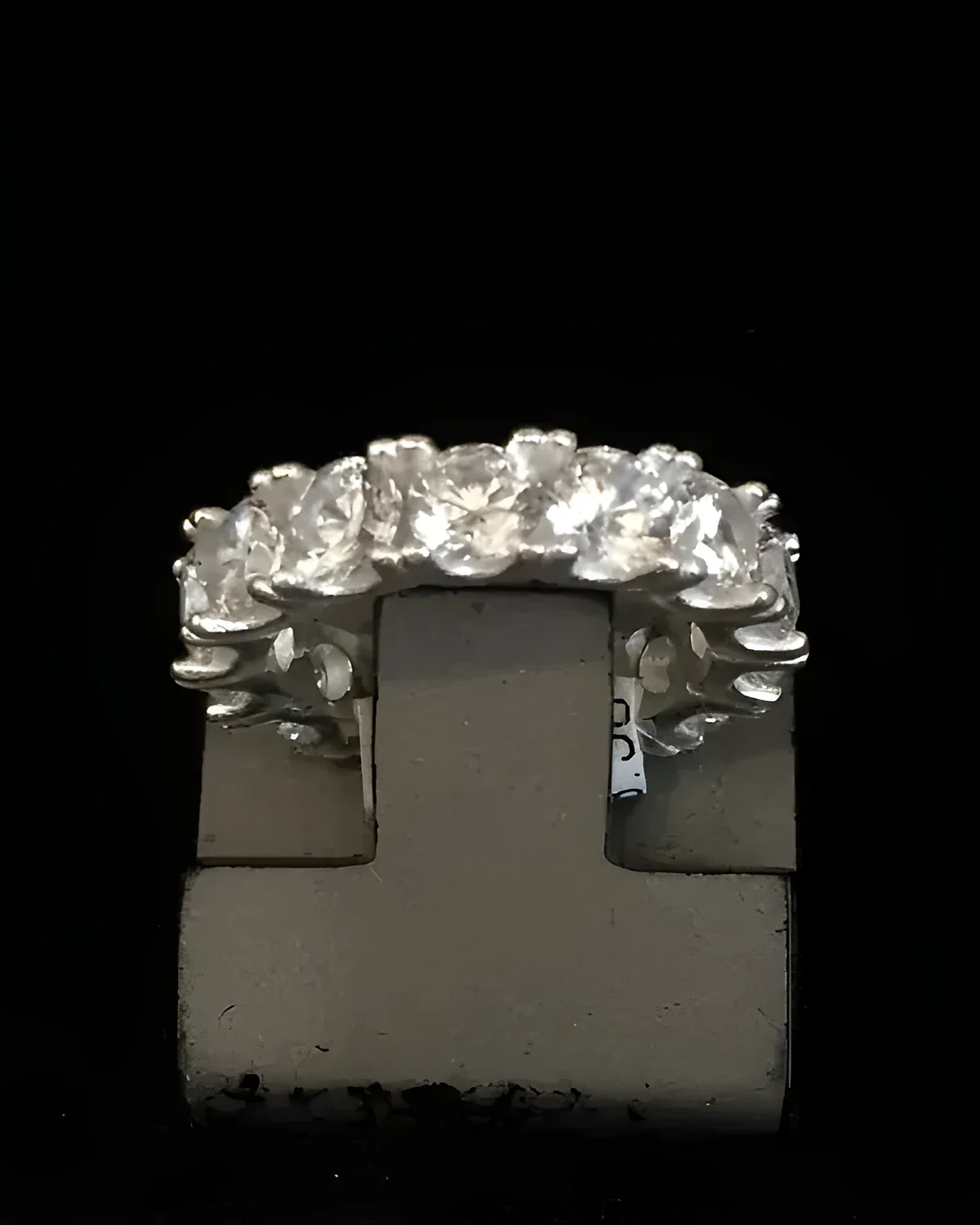 Aliança cravejada zircônia 4 mm