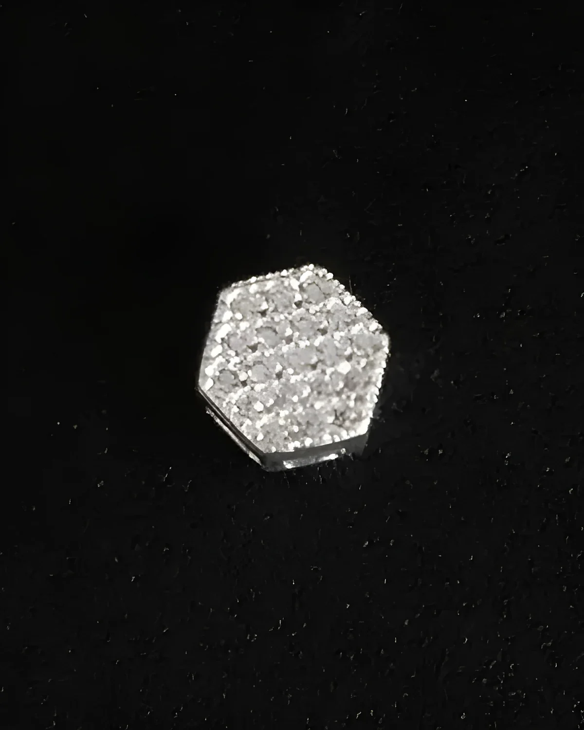 Pingente hexagonal cravejado galeria