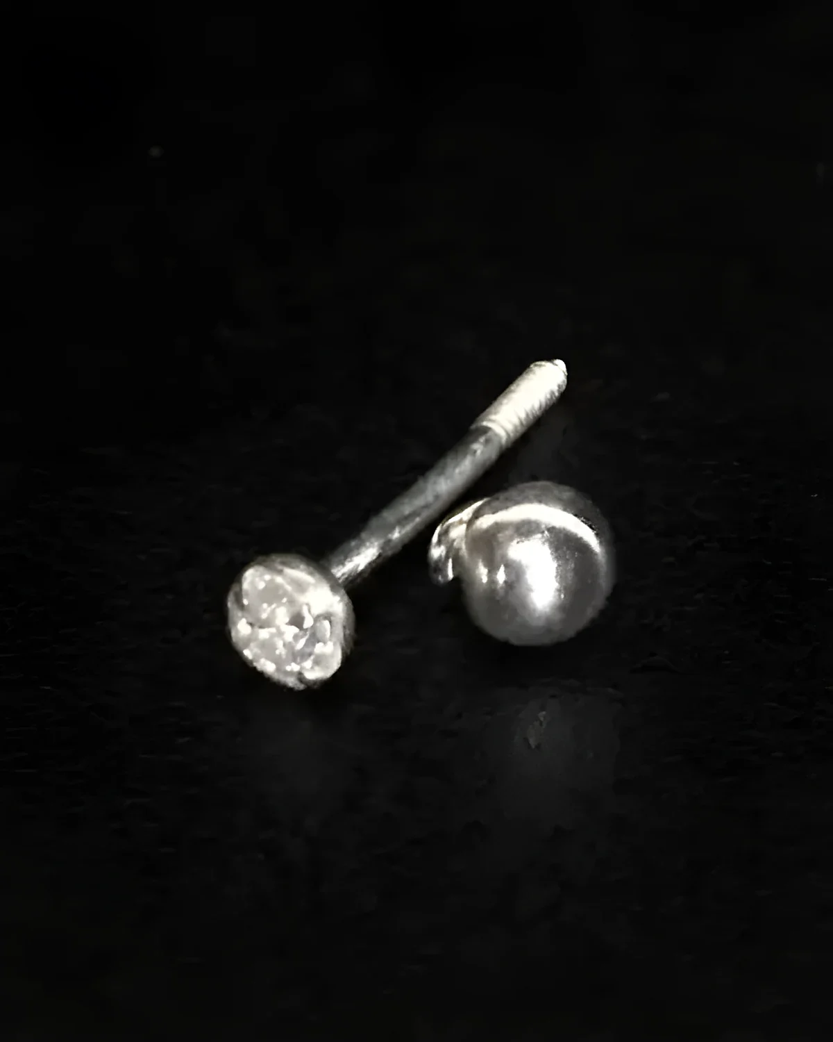 Piercing tragus pedrinha / bolinha