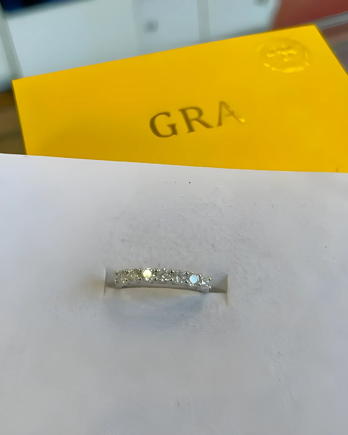 Meia aliança Moissanite