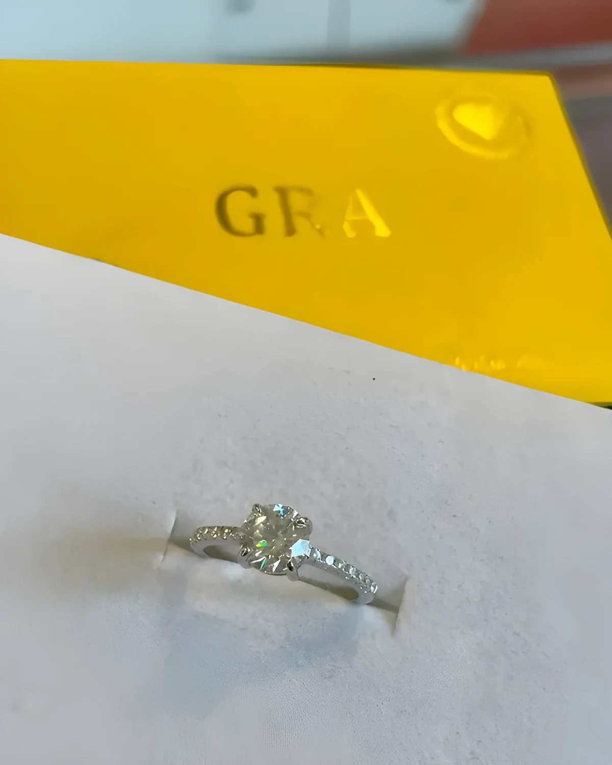 Anel solitário 6 mm Moissanite