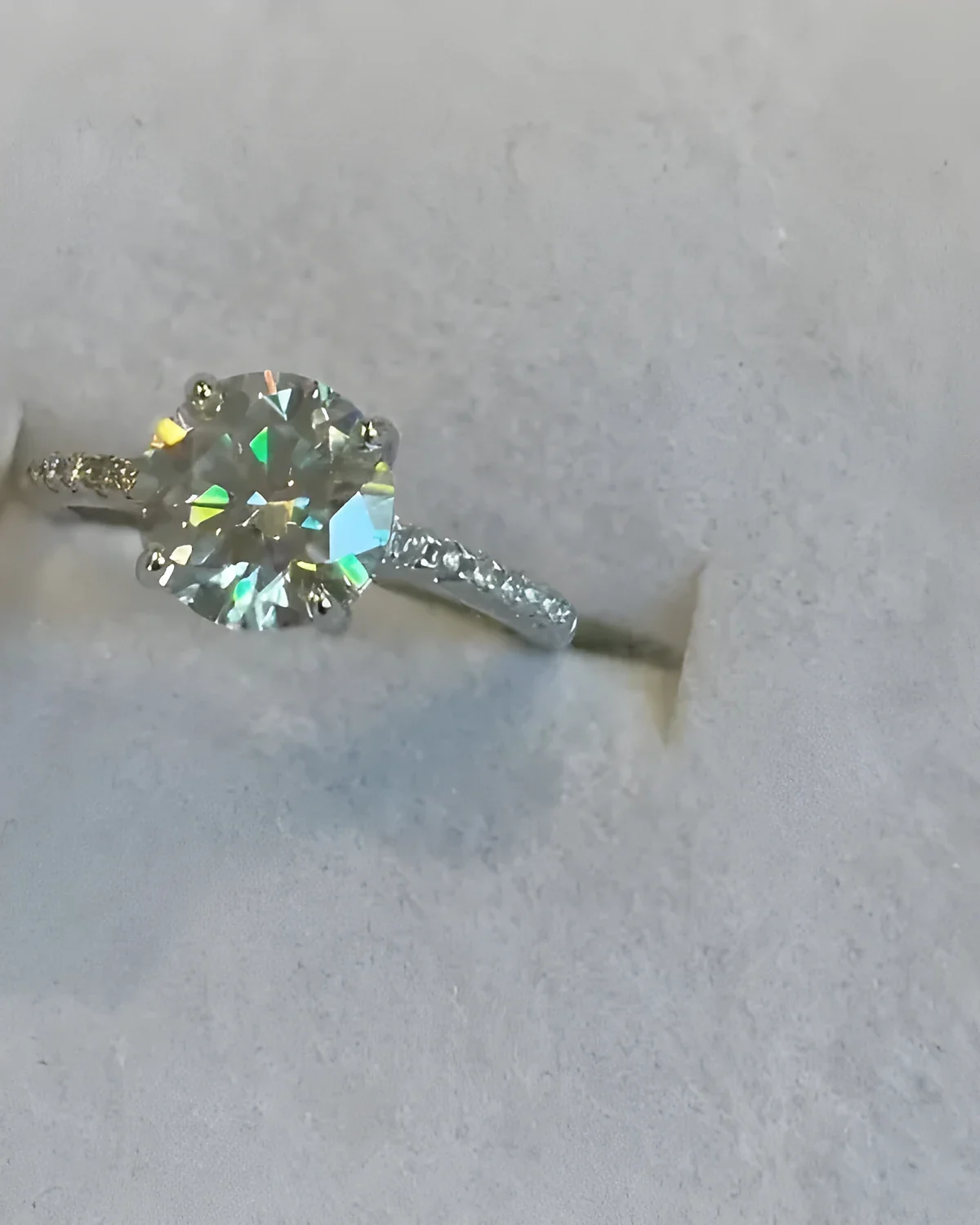 Anel solitário 8 mm Moissanite