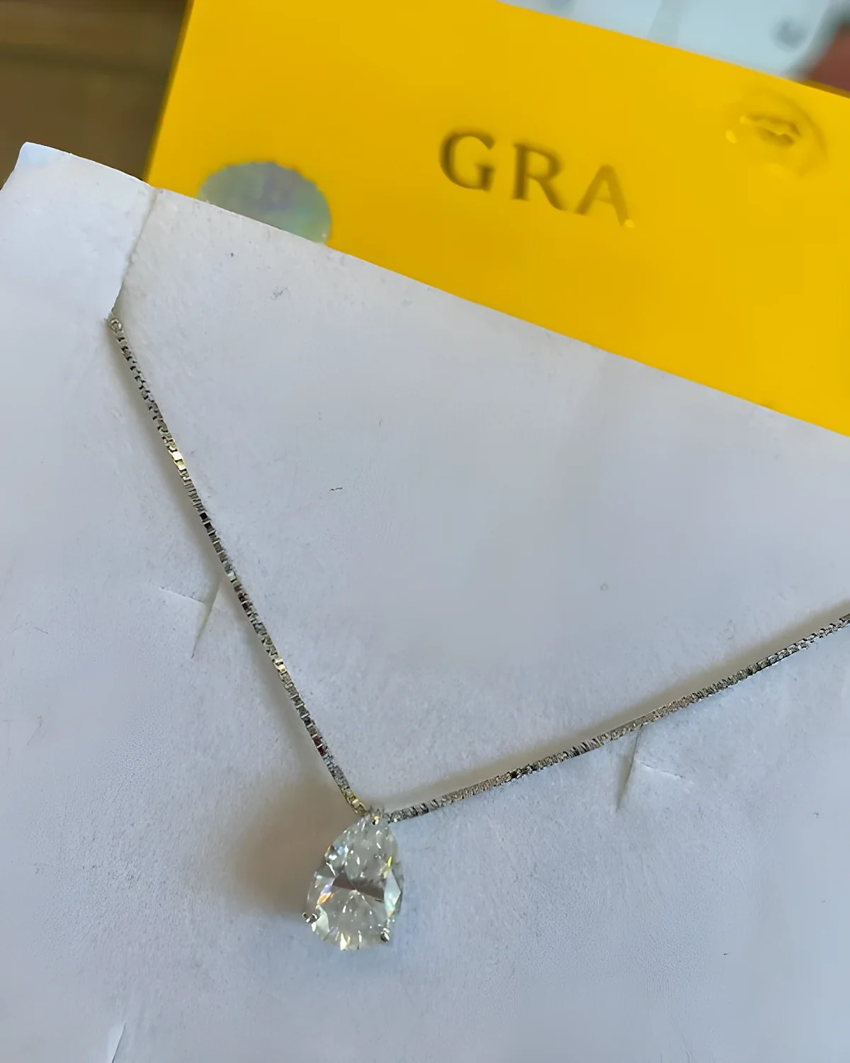 Gargantilha gota Moissanite